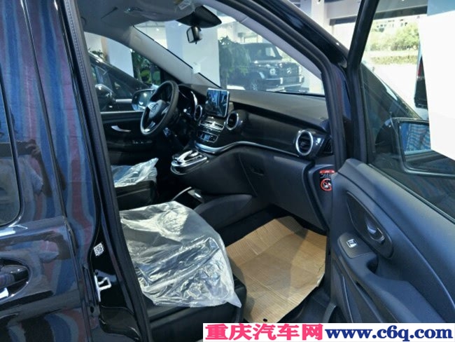 平行进口18款奔驰250中东版 双电动门/17轮现车44万优购