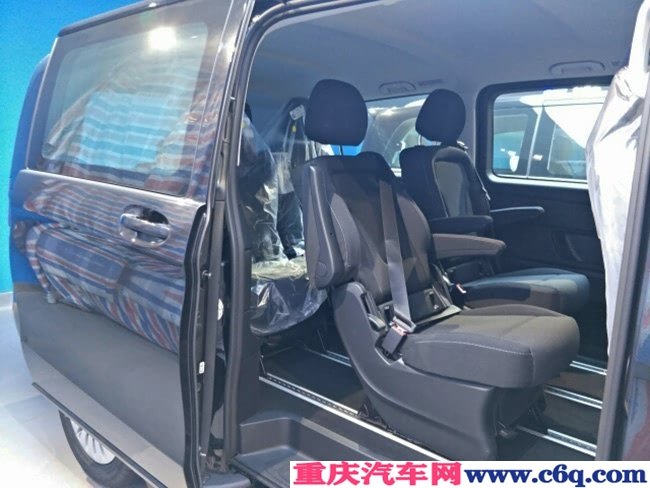 平行进口18款奔驰250中东版 双电动门/17轮现车44万优购