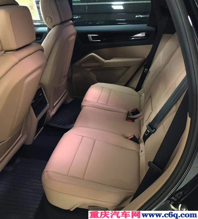 2019款保时捷卡宴加规版 环影/金属漆/全景现车82.5万