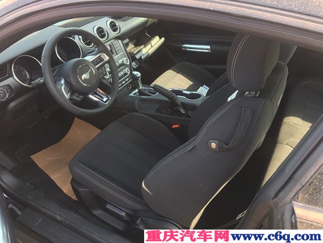 2019款福特野马2.3T加规版 重庆现车尽享折扣