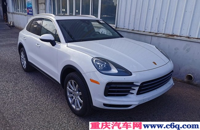 2019款保时捷卡宴加规版 19轮/金属漆/小豪华包现车86万