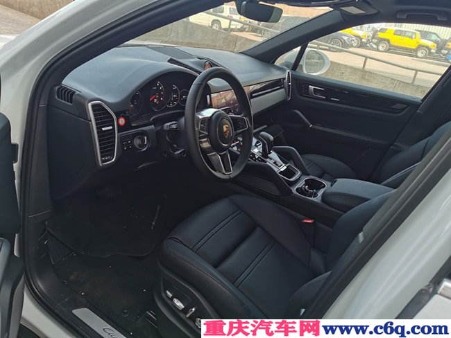 2019款保时捷卡宴加规版 19轮/金属漆/小豪华包现车86万