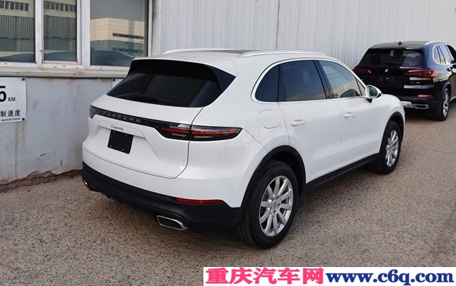 2019款保时捷卡宴加规版 19轮/金属漆/小豪华包现车86万