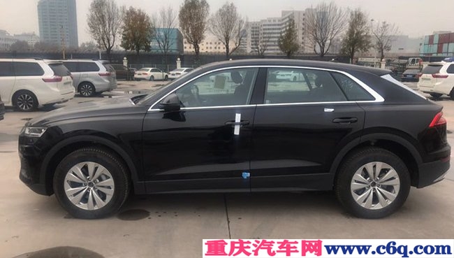 2019款奥迪Q8中东版 19轮/LED大灯/全景天窗现车69.5万