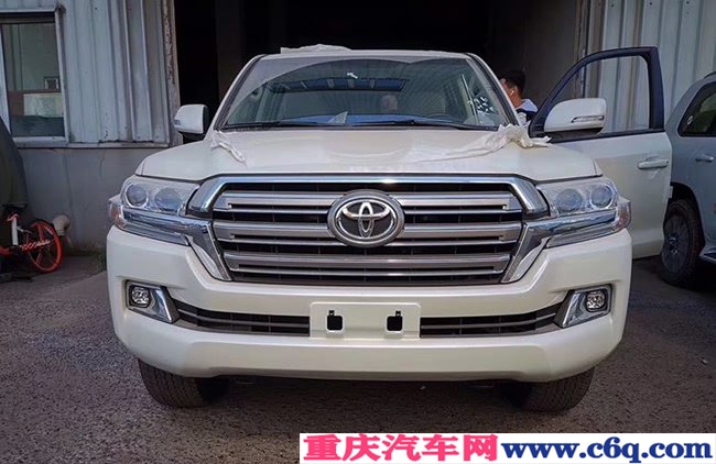 2019款丰田酷路泽4000中东版 18轮/7座/冰箱现车62.5万