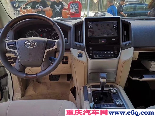 2019款丰田酷路泽4000中东版 18轮/7座/冰箱现车62.5万