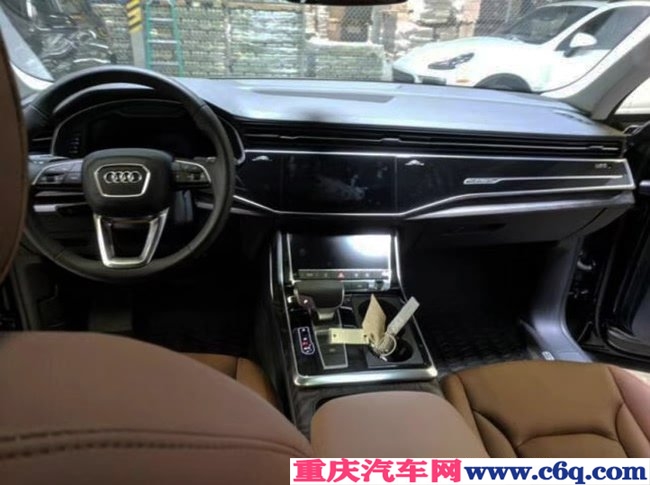 2019款奥迪Q8加规版 LED大灯/环影/全景天窗现车69.8万