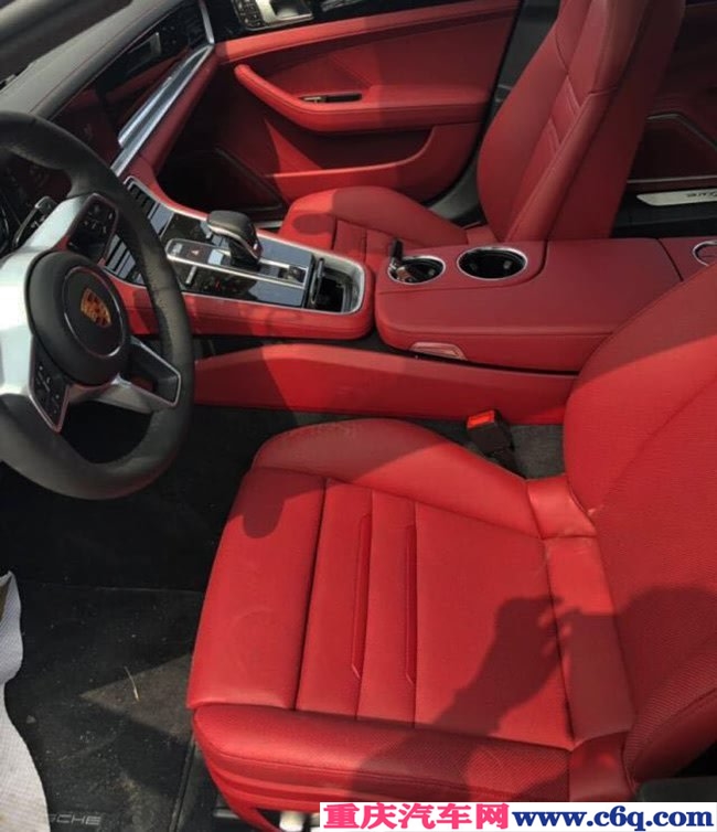 2019款保时捷Panamera4S加规版 经典轿跑优惠走俏