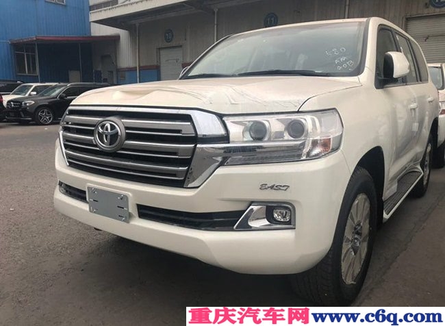 2019款丰田酷路泽5700中东版 12气囊/18轮/天窗现车86万