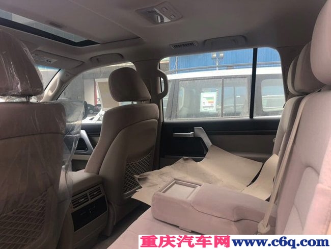 2019款丰田酷路泽5700中东版 12气囊/18轮/天窗现车86万