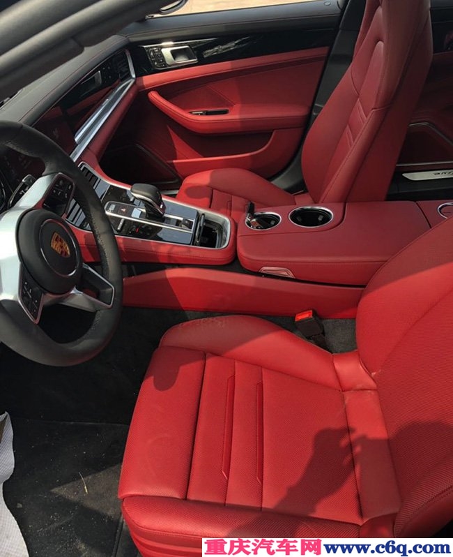 2019款保时捷Panamera4S加规版 金属漆/增强包现车179万