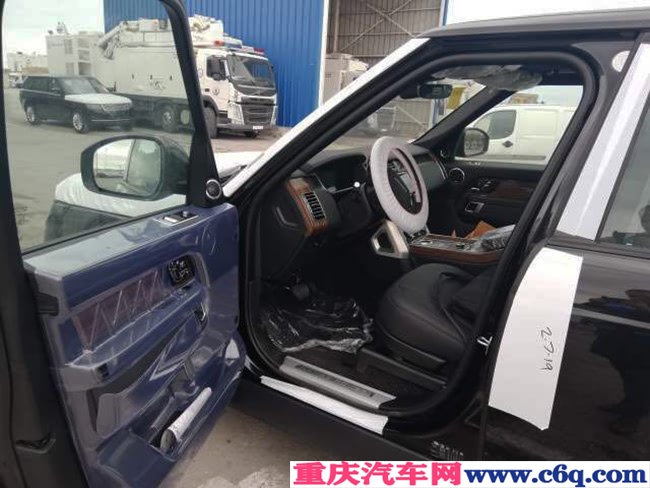 2019款路虎揽胜3.0T汽油加长版 保税区现车优惠购