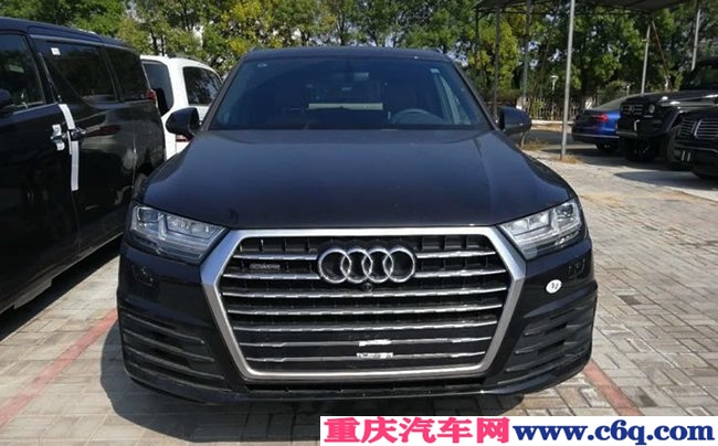 平行进口车18款奥迪Q7加规版 3.0T七座SUV现车酬宾