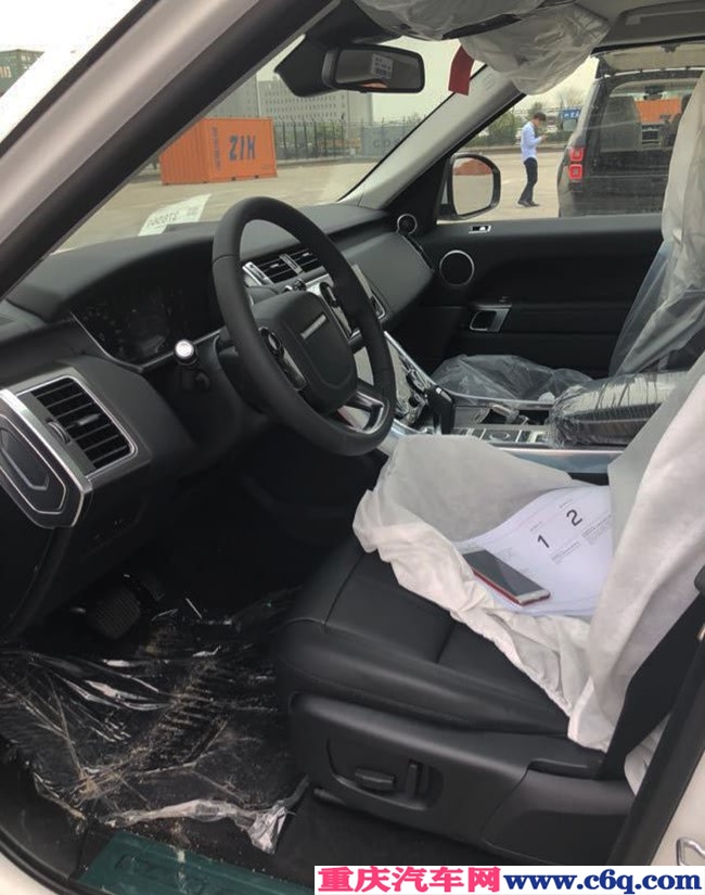 18款路虎揽胜运动汽油版 19轮/全景天窗/电吸现车80.5万