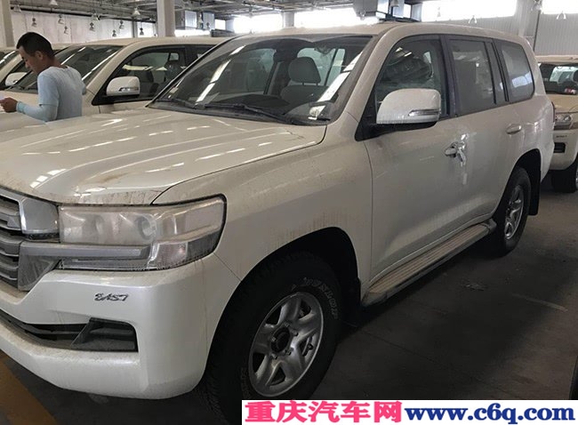 2018款丰田酷路泽4600中东版 陆巡V8现车惠满津港