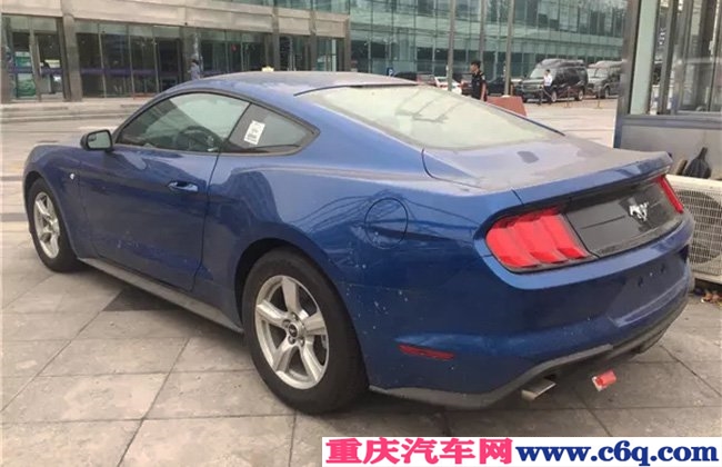 2019款福特野马2.3T加规版 10速/17轮/氙灯现车28.5万购
