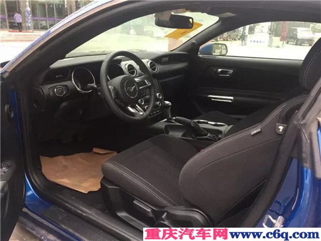 2019款福特野马2.3T加规版 10速/17轮/氙灯现车28.5万购