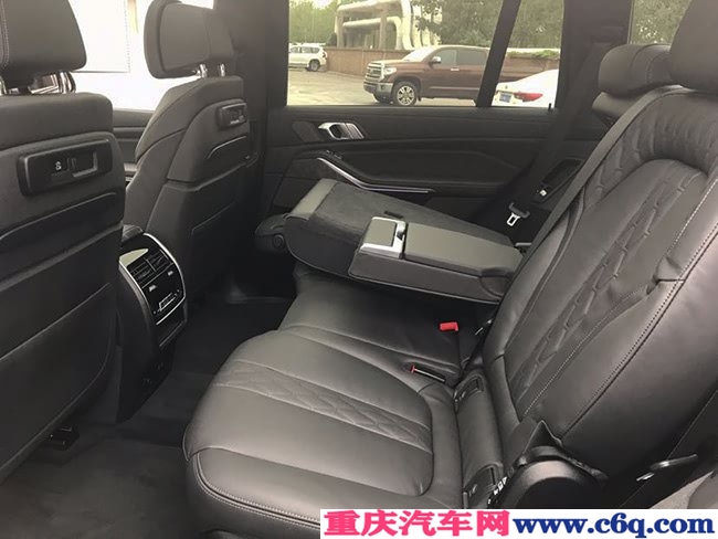 2019款宝马X7加规版 7座/金属漆/22轮/星空顶现车113万