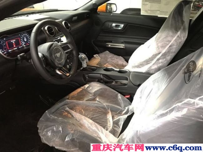 2019款福特野马2.3T加规版 18熏黑轮/遥启现车32万优享