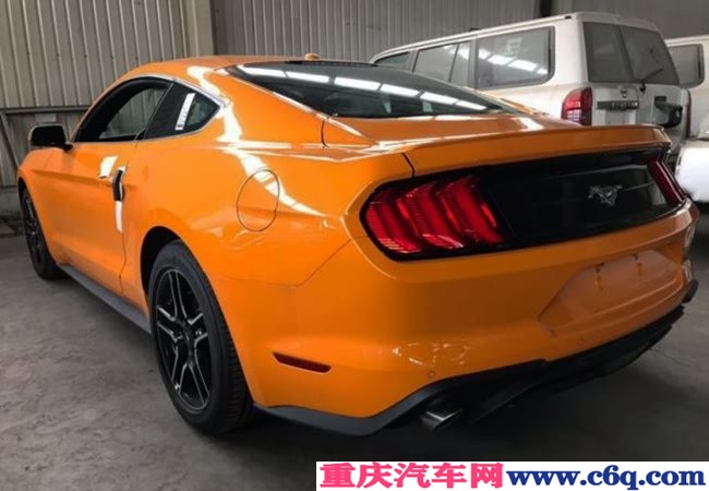 2019款福特野马2.3T加规版 18熏黑轮/遥启现车32万优享