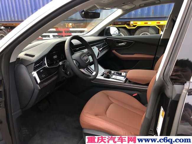 2019款奥迪Q8加规版 21轮/BO音响/动态驾驶包现车96万