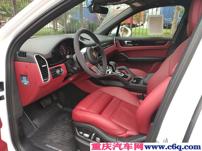 2019款保时捷卡宴3.0T加规版 小豪华包/19轮现车89.8万