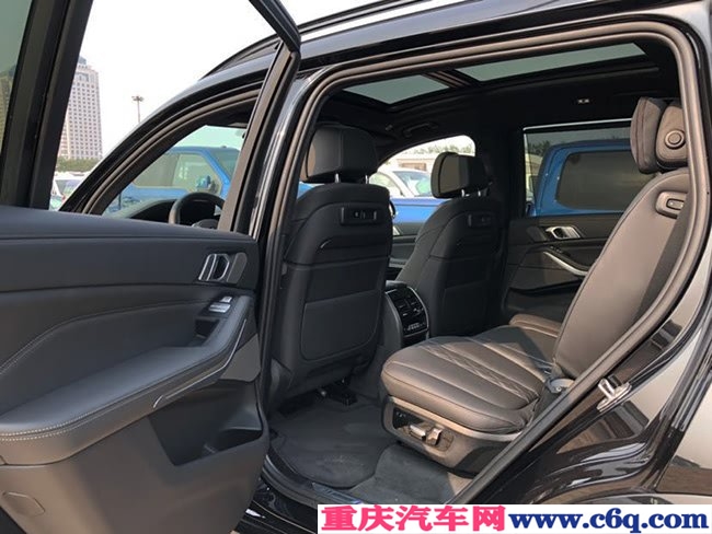 2019款宝马X7加规版 金属漆/7座/五区空调/M包现车110万