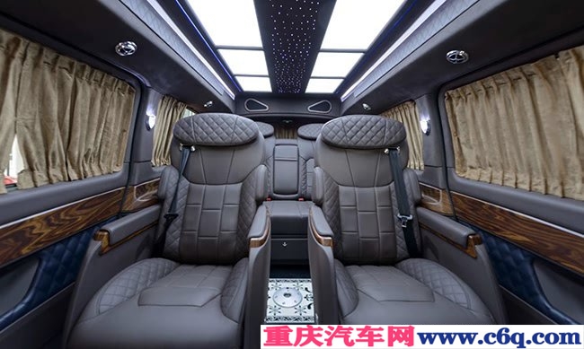 2018款奔驰V250中东版 17轮/VIP包围/航空座椅现车71万