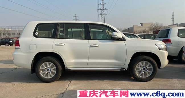 2020款丰田酷路泽4000中东版 18轮/8座/冰箱现车62.8万