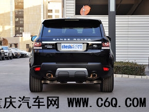 路虎  3.0 V6 车辆正后方尾部视角