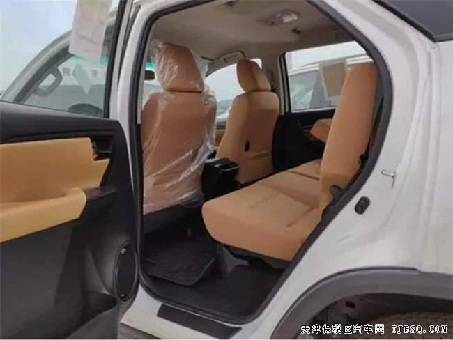 2018款丰田穿越者2700中东版 7座/底挂/17轮现车31.3万